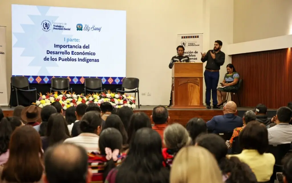 Conferencia del empresario digital maya q'anjob'al Marcos Antil acerca de la migración y las vías para generar desarrollo comunitario al integrar esfuerzos de guatemaltecos dentro y fuera del país. – SoyMigrante.com – SoyMigrante.com