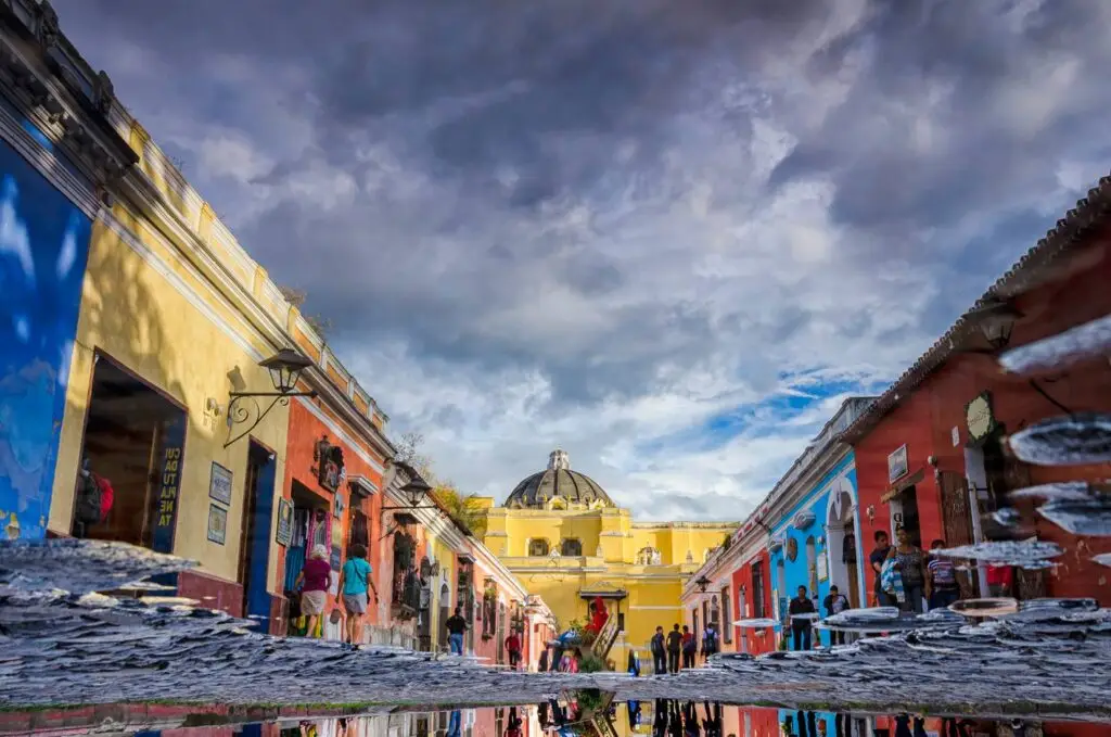 Calle del Arco. Antigua Guatemala. Foto: Jorge Ortiz