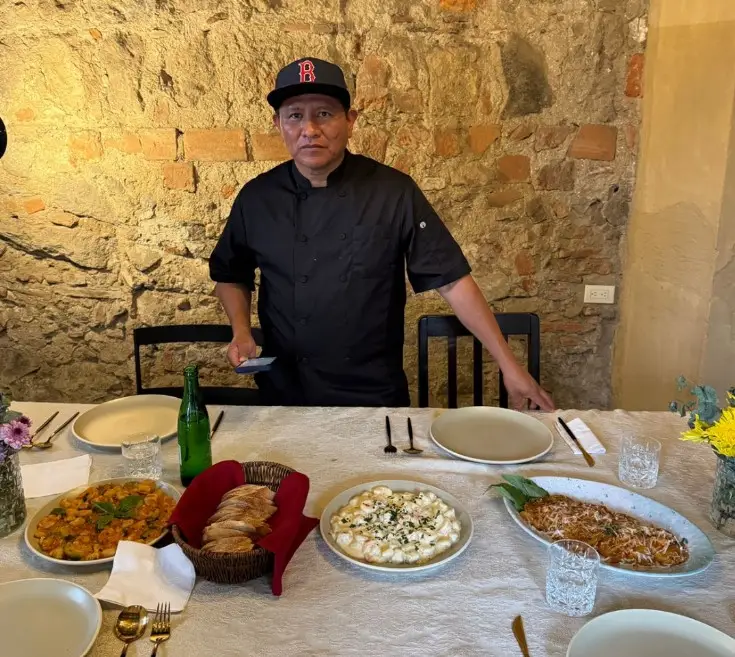 El chef Juan Guarcas preparó platillos italianos, su especialidad, en su estadía en Antigua Guatemala. Foto Jorge Ortiz – SoyMigrante.com – SoyMigrante.com