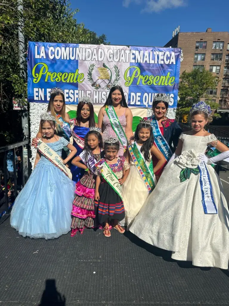 Nuestra reinas recorrieron con emoción las calles de Queens durante el desfile – SoyMigrante.com – SoyMigrante.com