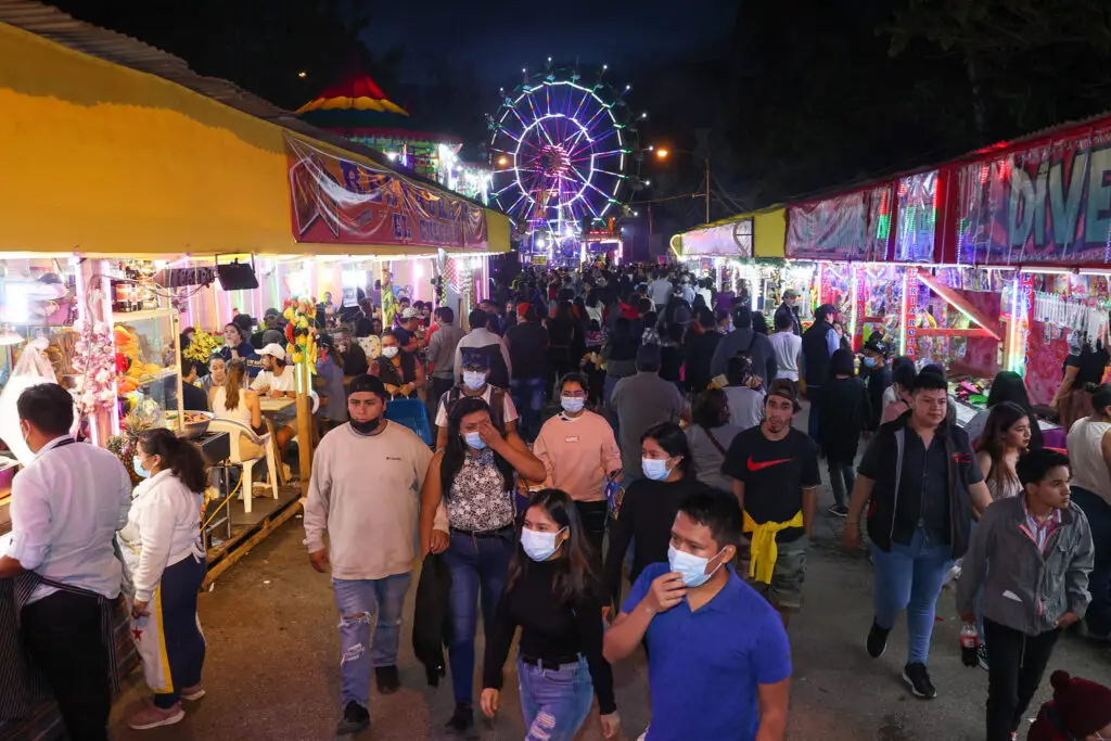 Guatemaltecos en la Feria de Jocotenango 2024. (Fotografía Oscar Rivas)