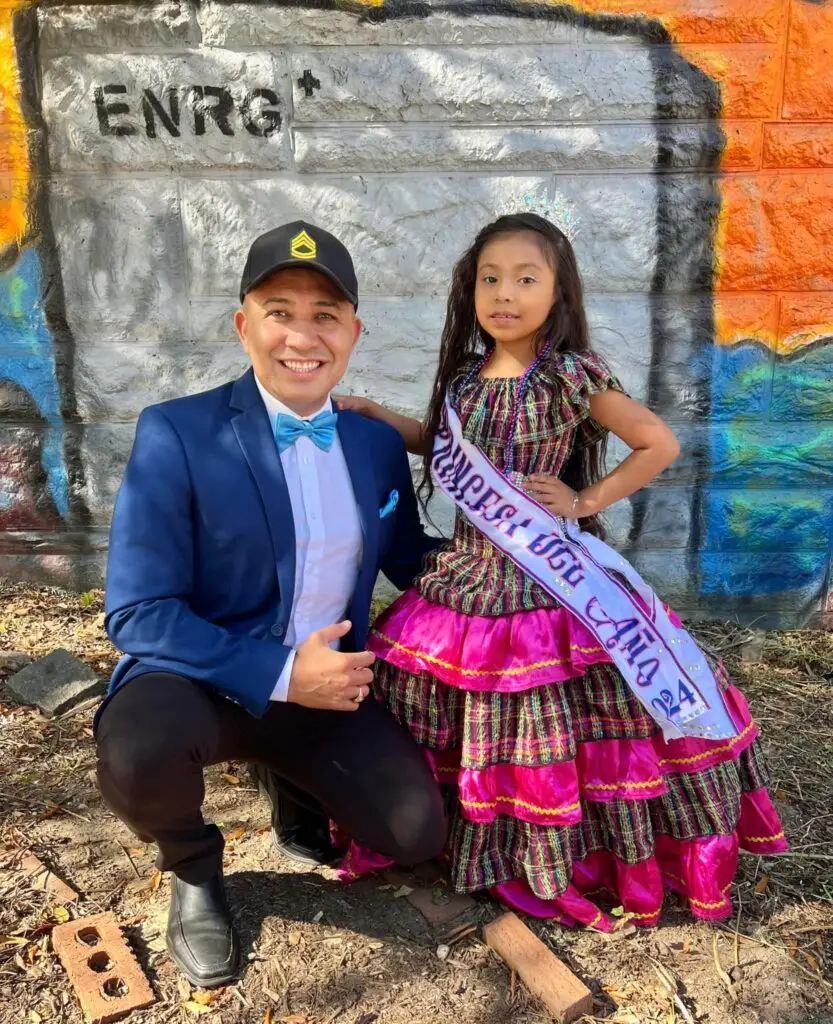 La presencia guatemalteca fue destacada en el Desfile Hispano de Queens. Nuestras reinas, incluyendo a la Niña Monja Blanca, destacaron en la carroza guatemalteca. – SoyMigrante.com – SoyMigrante.com