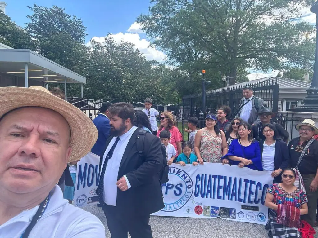 Junto con la Red Migrante Guatemalteca, Leonel Arenas participó en las visitas a oficinas legislativas, en busca de apoyos y firmas para la solicitud de TPS Guatemalteco, en junio 2024..