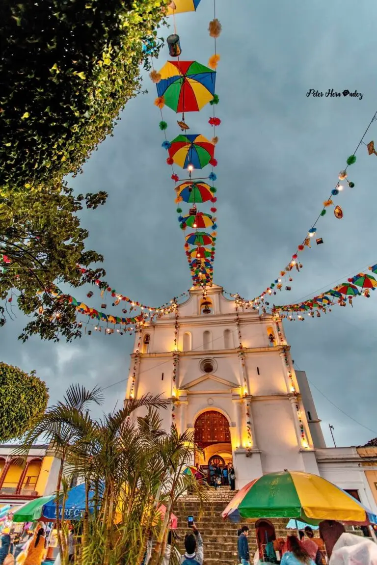 Iglesias de Santa Cruz del Quiché. Foto: Peter Hernández