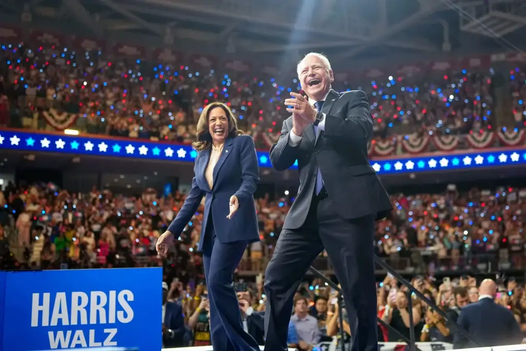 Kamala Harris junto al vicepresidenciable Tim Walz. Fotos: KamalaHarris.com