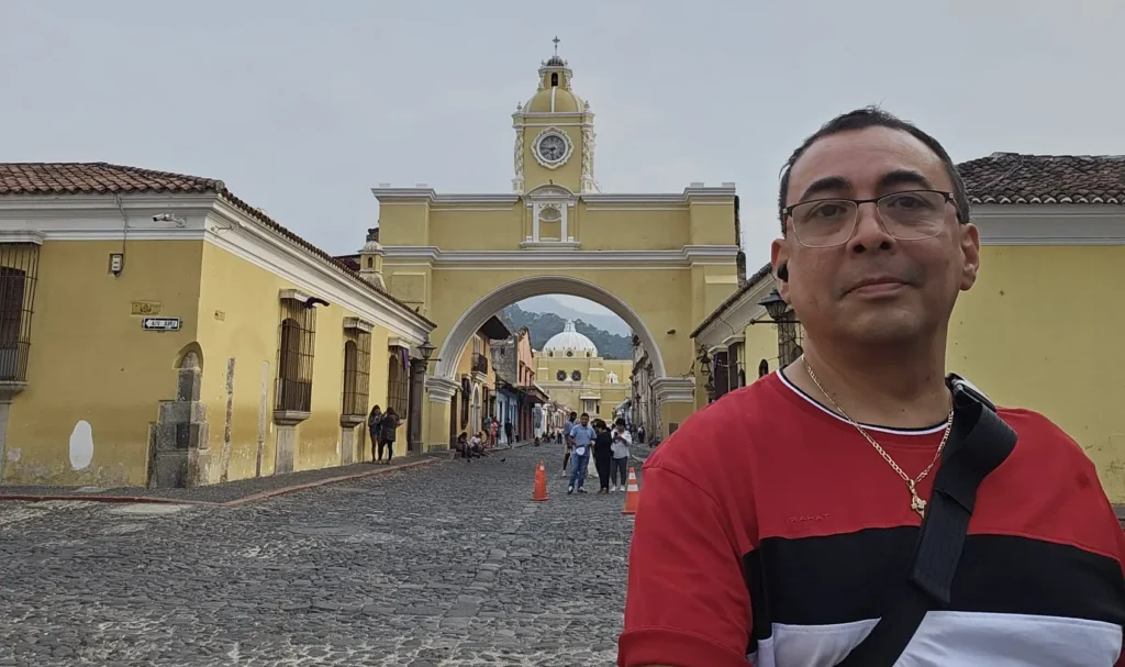 En el año 2021, el migrante y emprendedor guatemalteco Carlos Quilo pudo regresar a su patria y fue un encuentro a la vez que una sorpresa al ver muchos cambios respecto de la época en que se marchó a EE.UU. (Foto Cortesía Carlos Quilo) – SoyMigrante.com – SoyMigrante.com